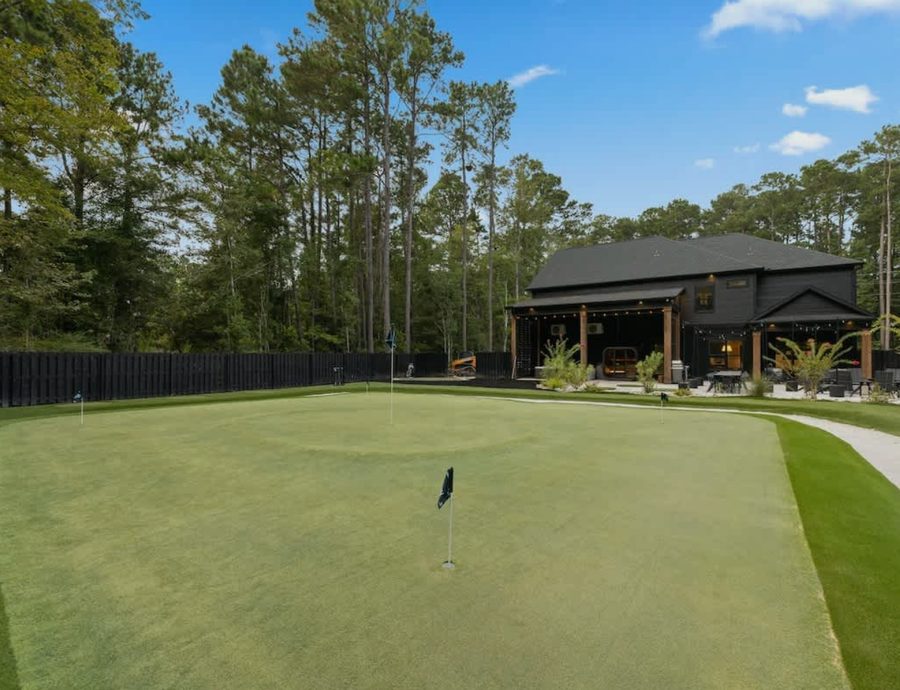 Private putting green at the Birdie House